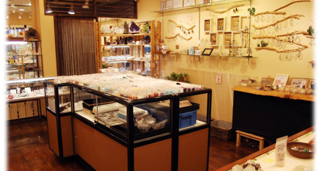 心斎橋 本店 パワーストーン 大阪 眞石や | 大阪 パワーストーン 5店舗